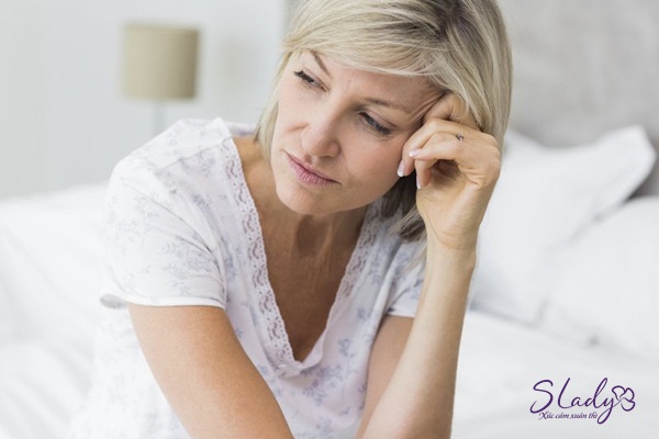 Tiền mãn kinh bị rong kinh là như thế nào, có nguy hiểm không