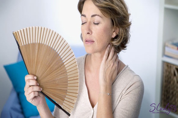 Phụ nữ mãn kinh bổ sung đậu nành giúp cải thiện tình trạng bốc hỏa