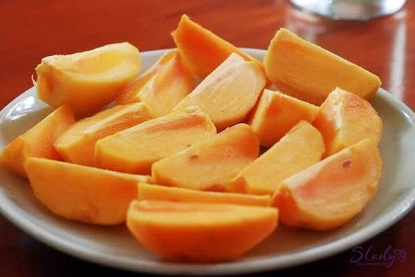 3 tác dụng sau khi sinh ăn quả hồng và những trường hợp không nên ăn