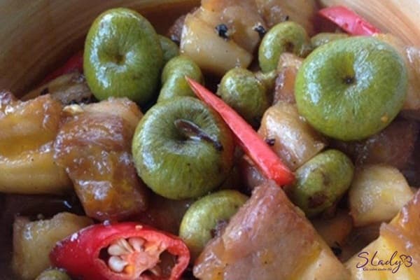 Sau khi sinh ăn quả sung kho với thịt lợn