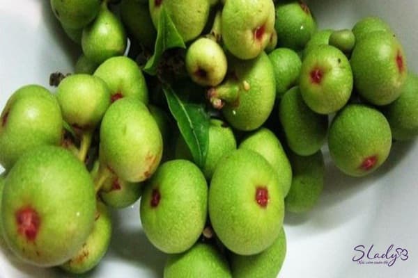 Mẹ sau khi sinh ăn quả sung