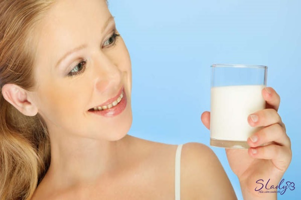 Sau khi sinh mổ, sinh thường xong, mẹ uống được những loại sữa gì?