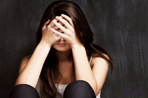 4 cách tự chữa chứng trầm cảm sau khi sinh ngay tại nhà!