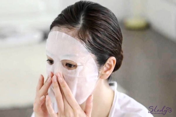 Phụ nữ sau khi sinh bao lâu thì được đắp mặt nạ?