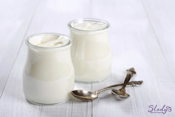 Sau khi sinh ăn yaourt mang LỢI hay gây HẠI với mẹ đang cho con bú?