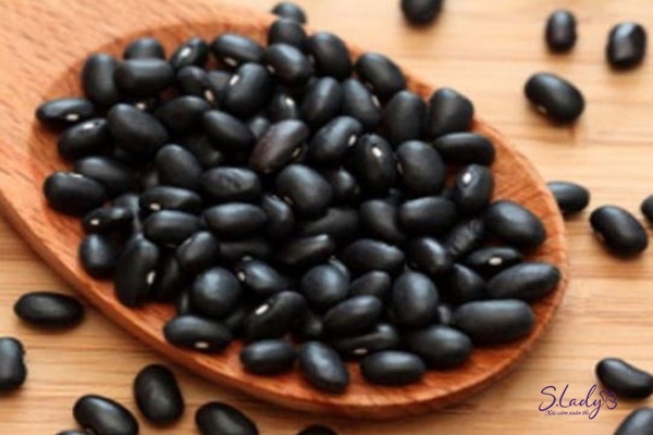 Nhóm thức ăn màu đen tốt cho việc cải thiện hàm lượng estrogen